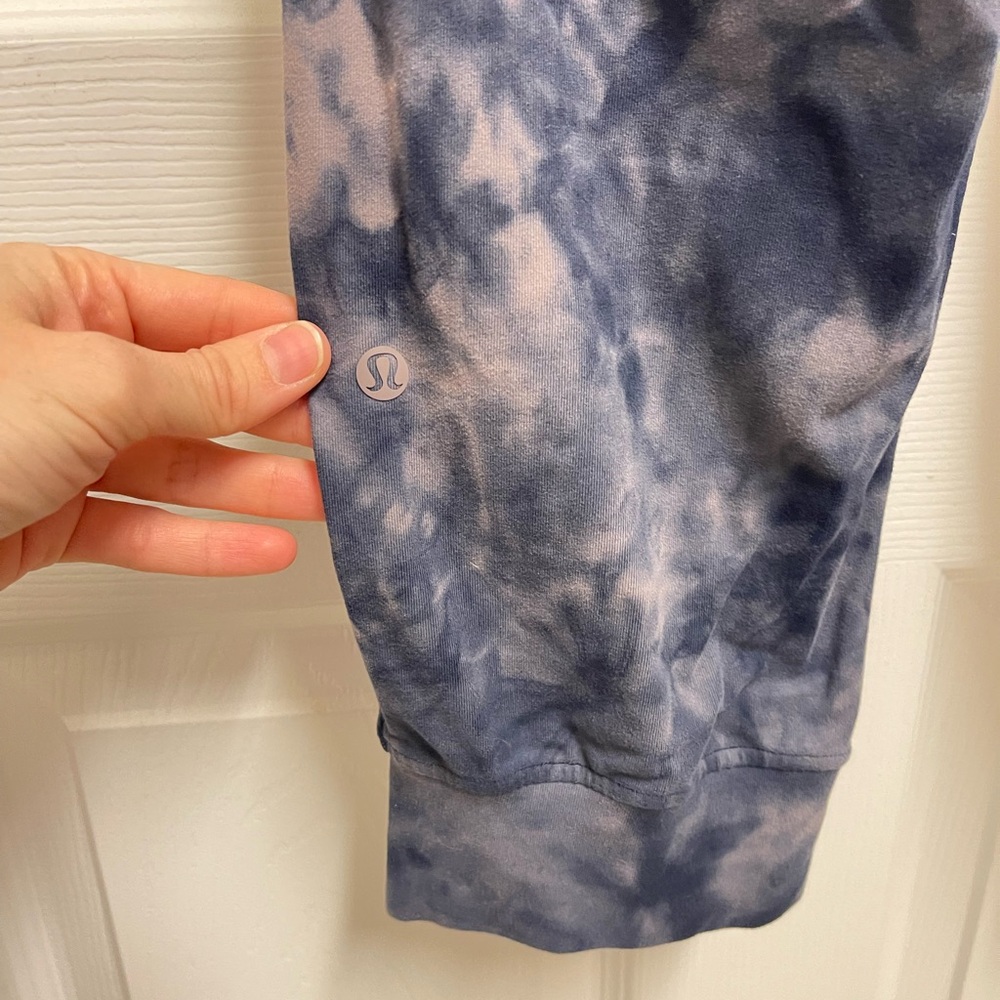 Lululemon Dye Pattern Cropped Joggers - image 8